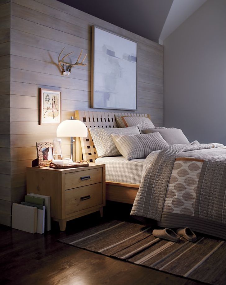 Idées et photos pour une chambre de style moderne rustique ... Décor Chalet Literie
