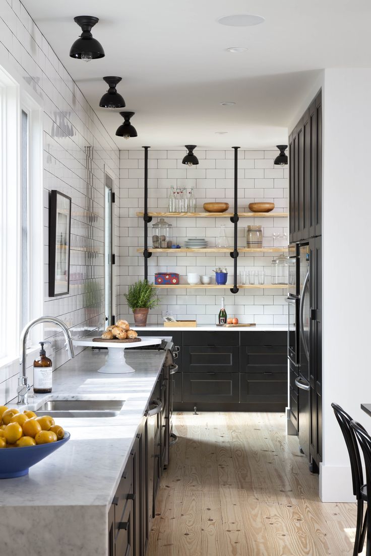 Cuisines en noir : 16 cuisines qui vont vous faire aimer le noir !