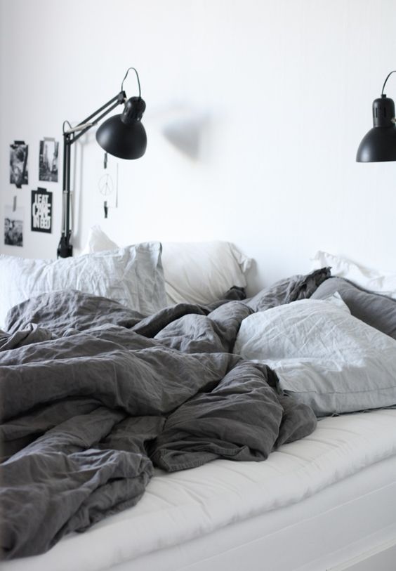des idées pour un couvre lit gris
