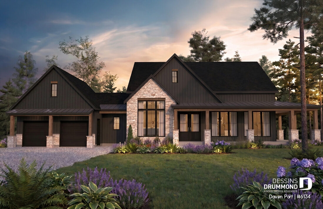 Le Daven Port (#6134), un plan de maison farmhouse moderne de plain-pied avec façade foncée, parmi les grandes tendances architecturales de 2026.