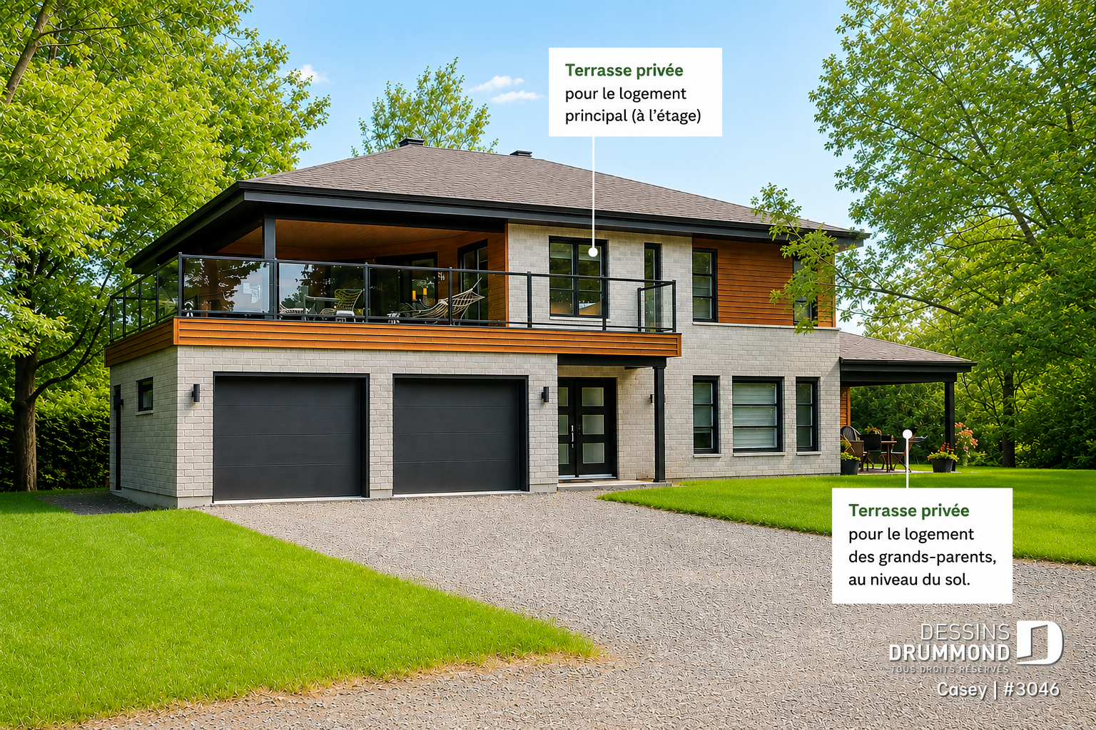 Maison bi-génération Casey (#3046) avec deux terrasses distinctes permettant à chaque génération de profiter d'un espace extérieur privé.